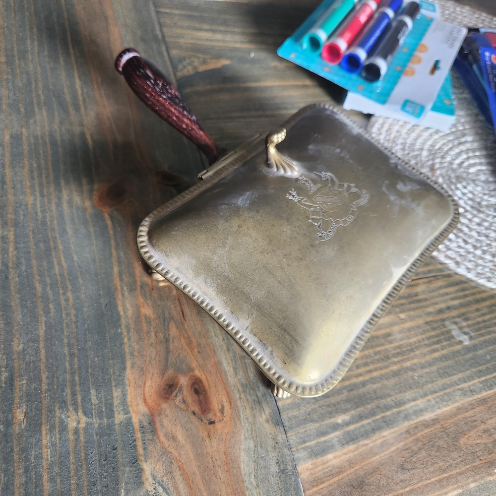 Copper/brass silent server tray